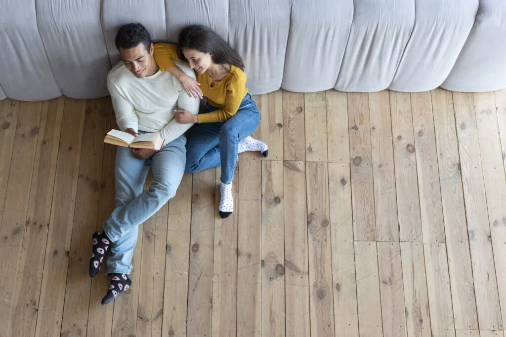 Does natural oak hardwood flooring turn yellow?