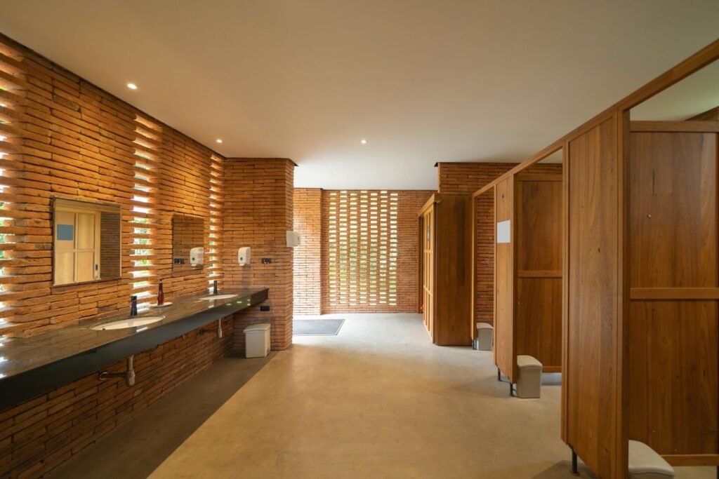 public-toilet-restroom-in-restaurant-or-shopping-2026-03-10-04-48-00-utc (1)